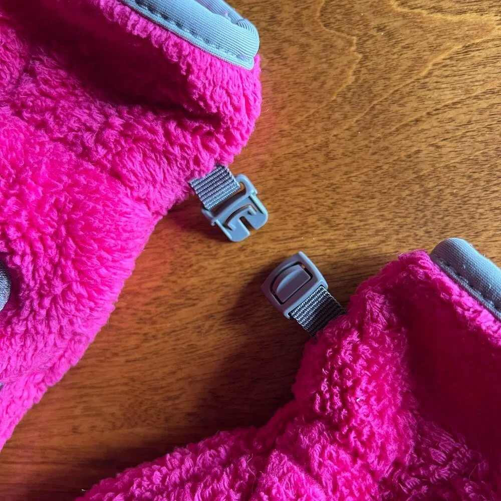 The North Face magenta fleece gloves M 8
